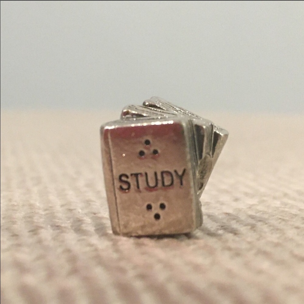 PANDORA Textbooks Study Charm - Picture 3 of 8